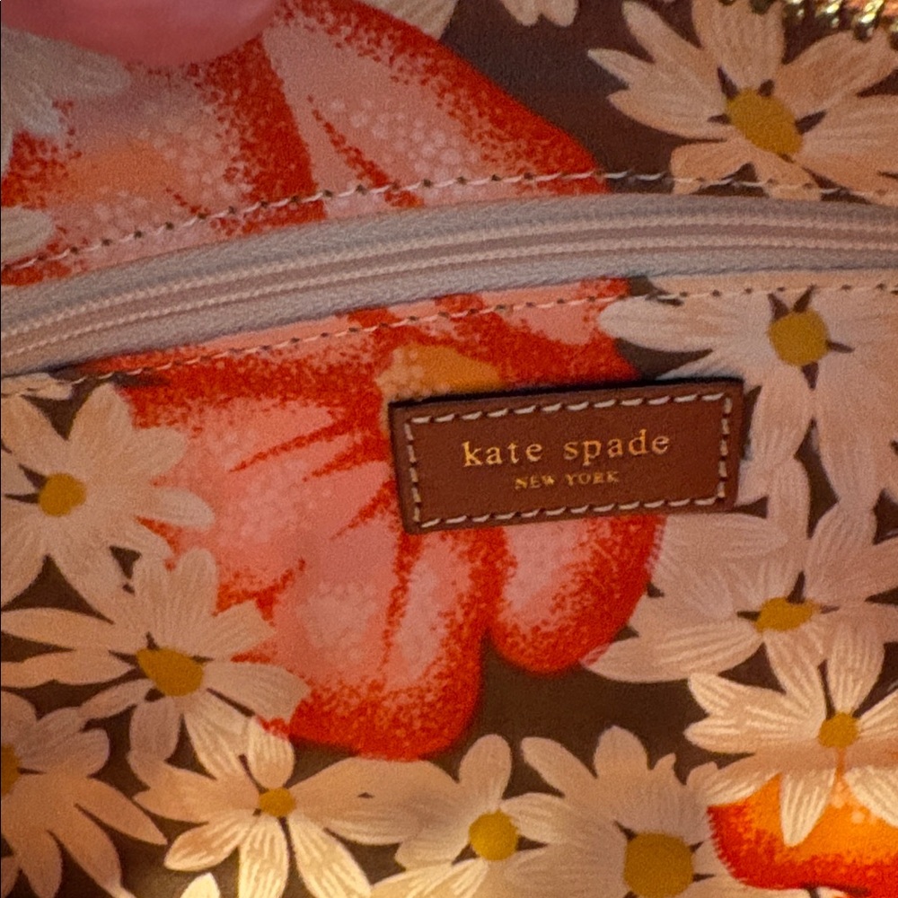 Kate Spade Vintage Kelly Barrel Bag EUC - Picture 7 of 10